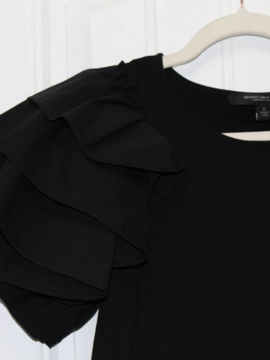 The Harlowe & Graham Women's Medium Boho Tie Front V-neck Top in colorful geomet - Picture 2 of 10